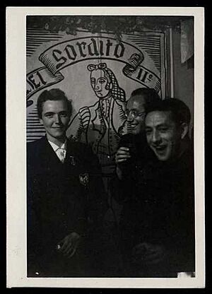 Archivo:Dionisio Ridruejo en Burgos octubre 1938