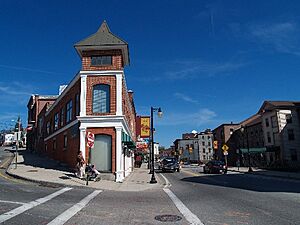 Archivo:Downtown Woonsocket