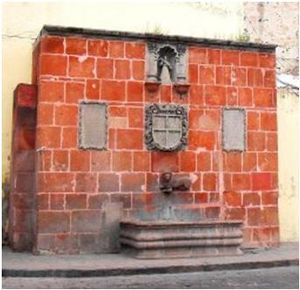 Archivo:Fuente-Caja de Agua de la Virgen del Pilar en Querétaro