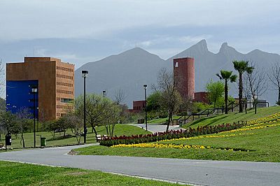 Archivo:ITESM EGAP and EGADE in Monterrey