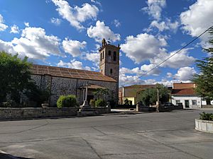 Archivo:Iglesia parroquial de San Pedro en Mingorría