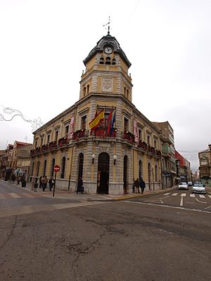 Archivo:La Bañeza Ayuntamiento 20091205