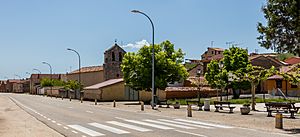 Archivo:Lodares de Osma, Soria, España, 2017-05-26, DD 53