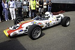 Archivo:Lola-Ford T90 "Red Ball Special" - Flickr - andrewbasterfield
