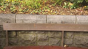 Archivo:Louie Bennett Stephen's Green bench