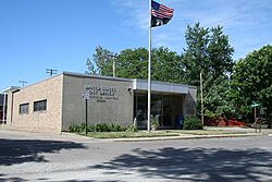 Mansfield Illinois Post Office.jpg