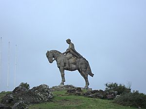 Archivo:Monumento a Artigas (Cerro Ventura) Minas,Lavalleja