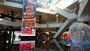 Archivo:Pantalla digital Max Center Navidad 2021-22