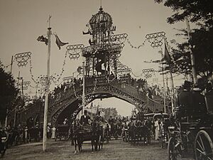 Archivo:Pasarela de la Feria