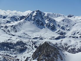 Pico Toneo visto desde el pico Torres.jpg