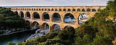 Archivo:Pont du Gard BLS
