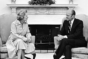 Archivo:President Gerald Ford Meeting with Great Britain's Conservative Party Leader Margaret Thatcher in the Oval Office