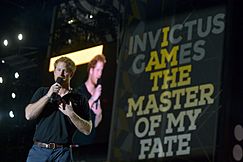 Archivo:Prince Harry closes out the 2016 Invictus Games 160512-A-XH155-403