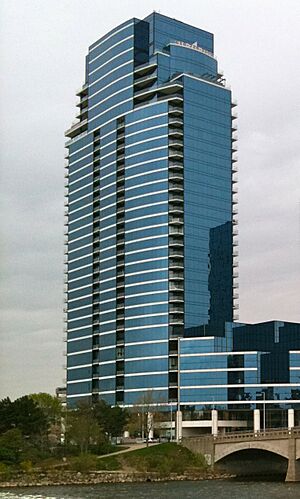 Archivo:River House Condominiums