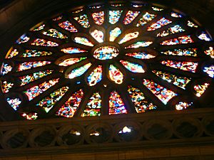 Archivo:Rosetón occidental, catedral de León