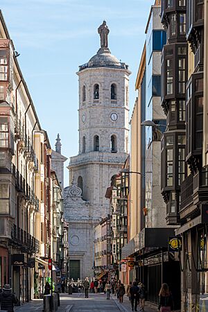 Archivo:Valladolid Cathedral 2023 - Tower