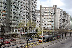 Archivo:Villa Lugano, estación "Centro cívico Lugano" de Premetro (septiembre 2008)