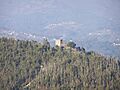 Vista del castillo de Sobroso desde A Picaraña