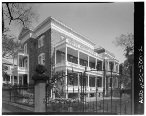 Archivo:WEST (left) AND SOUTH SIDES - Patrick Calhoun Mansion, 16 Meeting Street, Charleston, Charleston County, SC HABS SC,10-CHAR,263-2