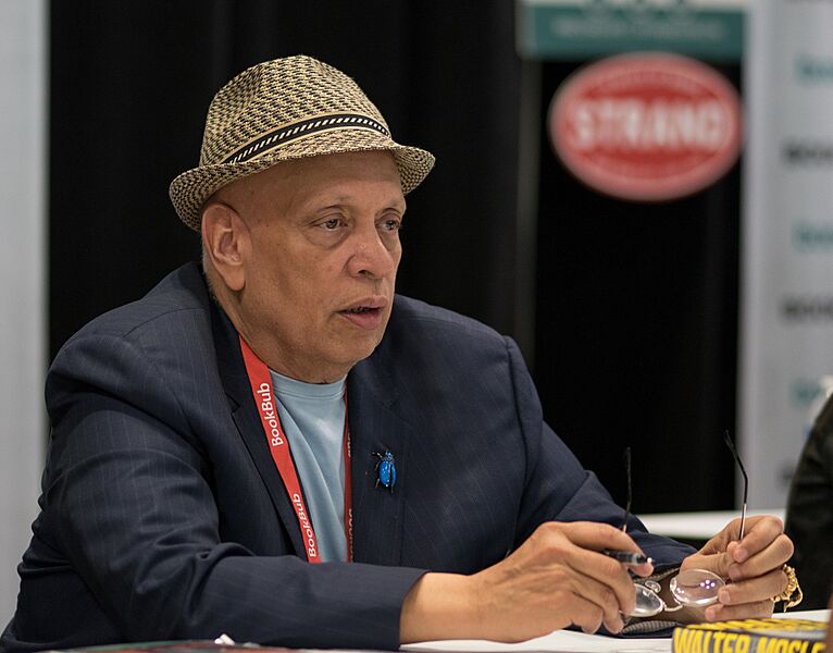 Walter Mosley (21972)