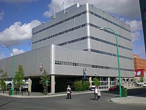 Archivo:Yellowknife Court House