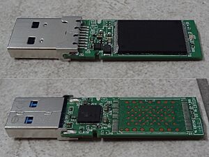 Archivo:2014 ADATA AS107-8G-RBL internals