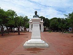 Archivo:2019 Santa Marta - Monumento de Manuel Murillo Toro en el Parque de Los Novios