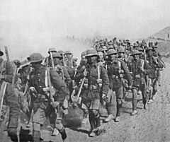 Archivo:British Troops Marching in Mesopotamia