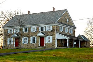 Archivo:Buckingham Friends BucksCo PA from SE