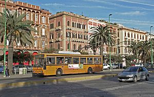 Archivo:Cagliari via-roma 1