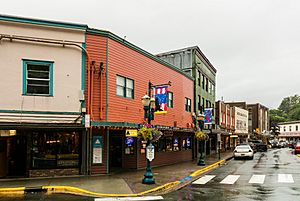 Archivo:Calle Front, Juneau, Alaska, Estados Unidos, 2017-08-17, DD 24