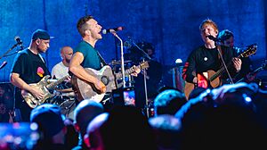 Archivo:ColdplayShepBush121021 (57 of 76) (51582857133)