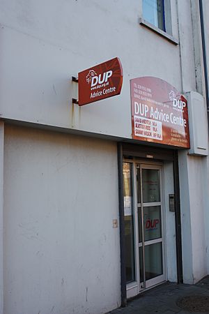 Archivo:DUP Advice Centre, Carrickfergus, January 2011