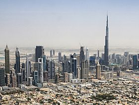 Archivo:Dubai skyline 2015 (crop)