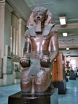Archivo:Egypt Queen Pharaoh Hatshepsut statue