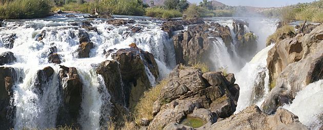 Archivo:Epupa falls 1