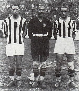 Archivo:FBC Juventus - 'Trio of Accountants' (Rosetta, Combi, Caligaris)