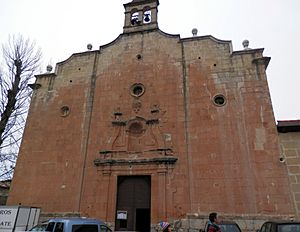 Archivo:Façana del santuari de la Virgen de la Vega