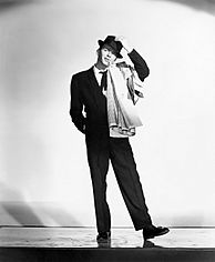 Archivo:Frank Sinatra (1957 Pal Joey publicity photo)