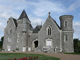 Freigné - Château de Bourmont - Chatelet.jpg