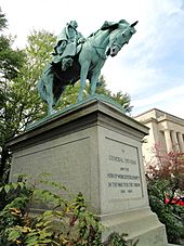 Archivo:General Charles Devens Statue by Daniel Chester French - DSC05783