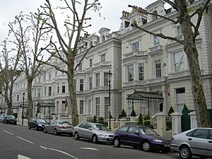 Archivo:Houses on Holland Park, W11 - geograph.org.uk - 425702