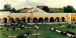 Archivo:IzamalArcade