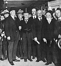 Archivo:Marcelo T de Alvear inaugurando el Ferrocarril Oeste electrico