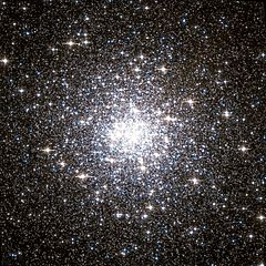 Archivo:Messier 92 Hubble WikiSky