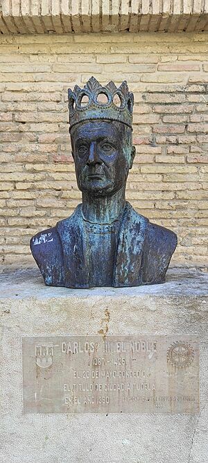 Archivo:Monumento a Carlos III el Noble (Tudela) 03