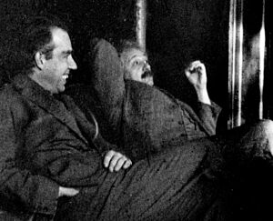 Archivo:Niels Bohr Albert Einstein4 by Ehrenfest cr