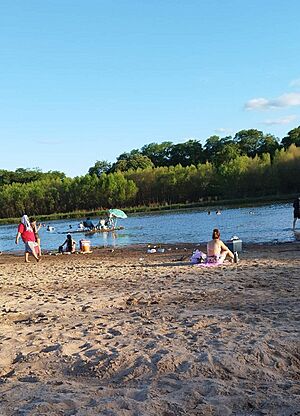 Archivo:Playa Municipal Paso Barreto