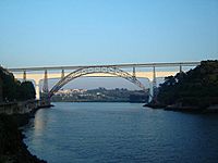 Archivo:Ponte maria pia 2