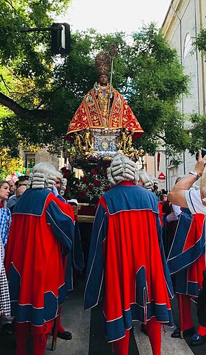 Archivo:Procesión San Fermín 2022-1